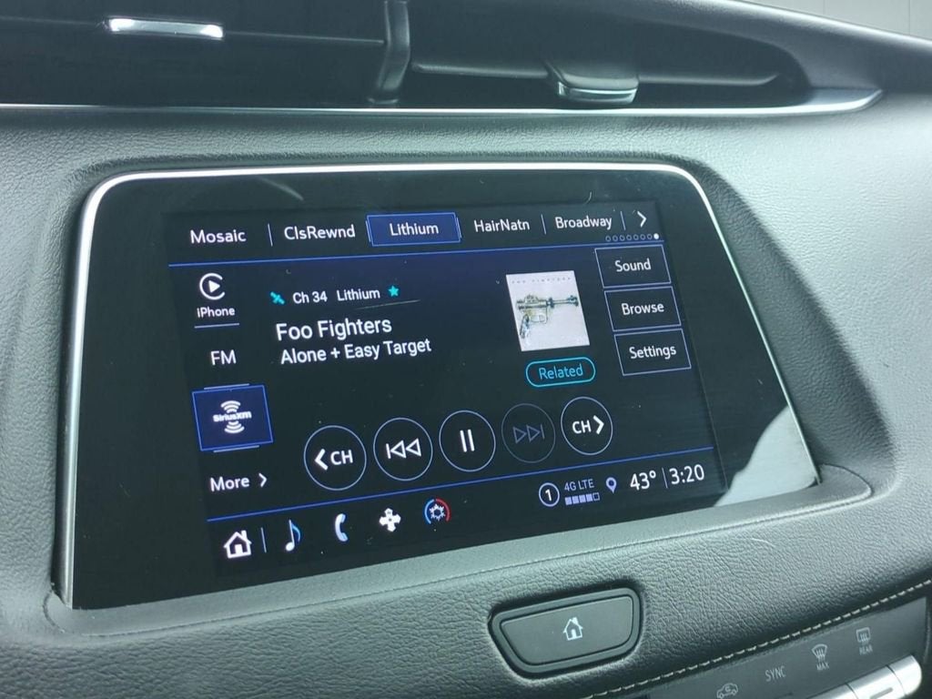 2023 Cadillac XT4 Premium Luxury