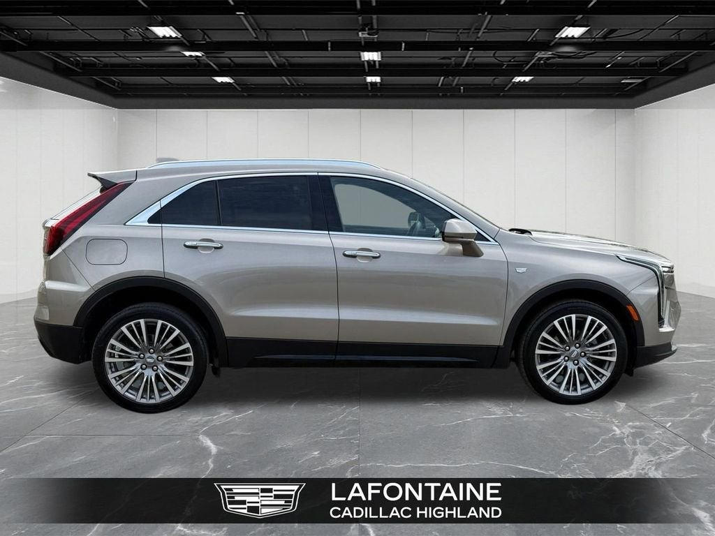 2024 Cadillac XT4 Premium Luxury