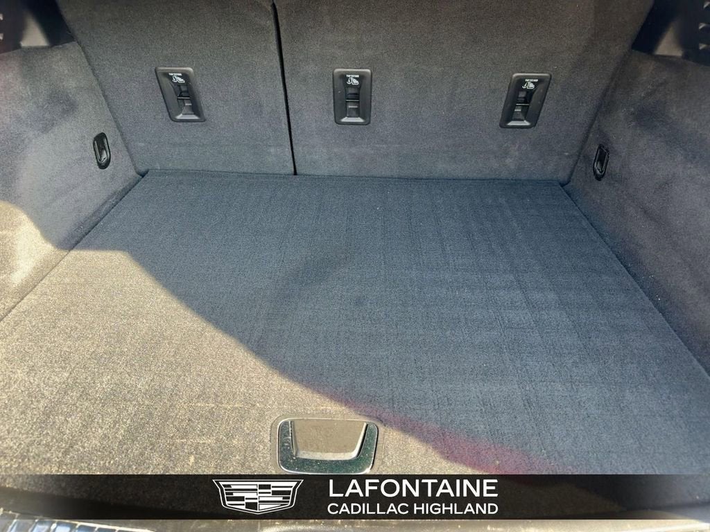 2023 Cadillac XT4 Premium Luxury