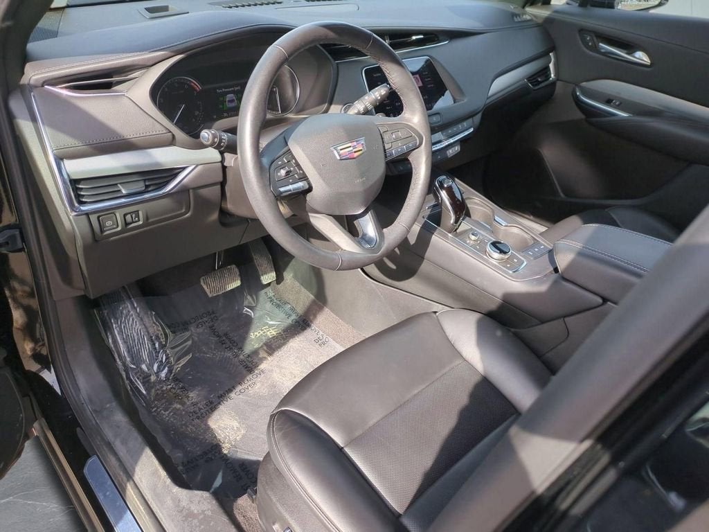 2023 Cadillac XT4 Premium Luxury