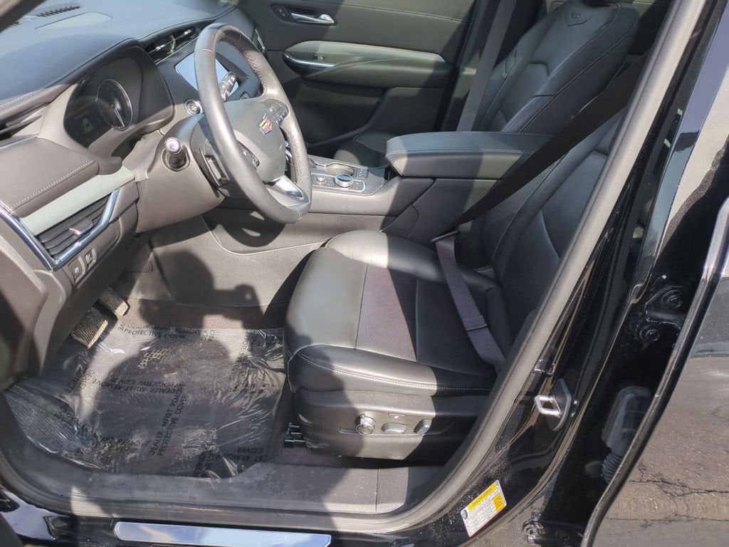 2023 Cadillac XT4 Premium Luxury