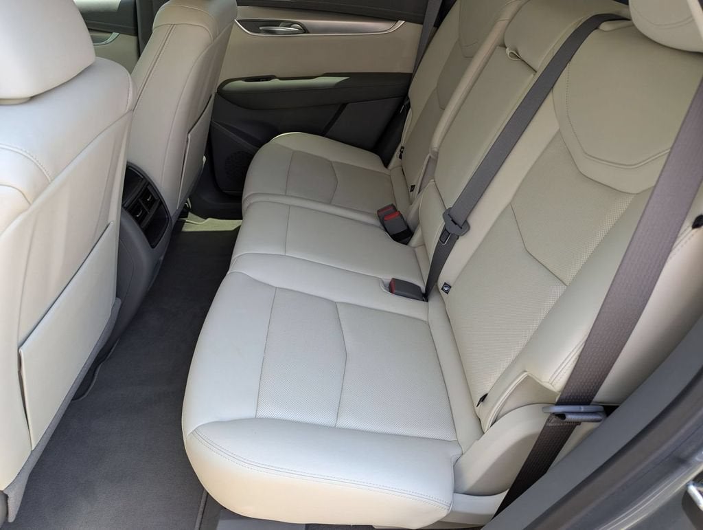 2022 Cadillac XT5 FWD Premium Luxury