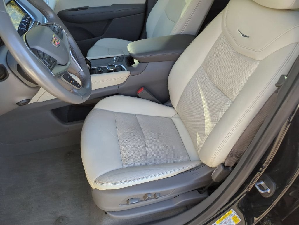 2023 Cadillac XT5 FWD Premium Luxury