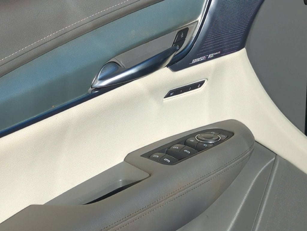 2023 Cadillac XT5 FWD Premium Luxury