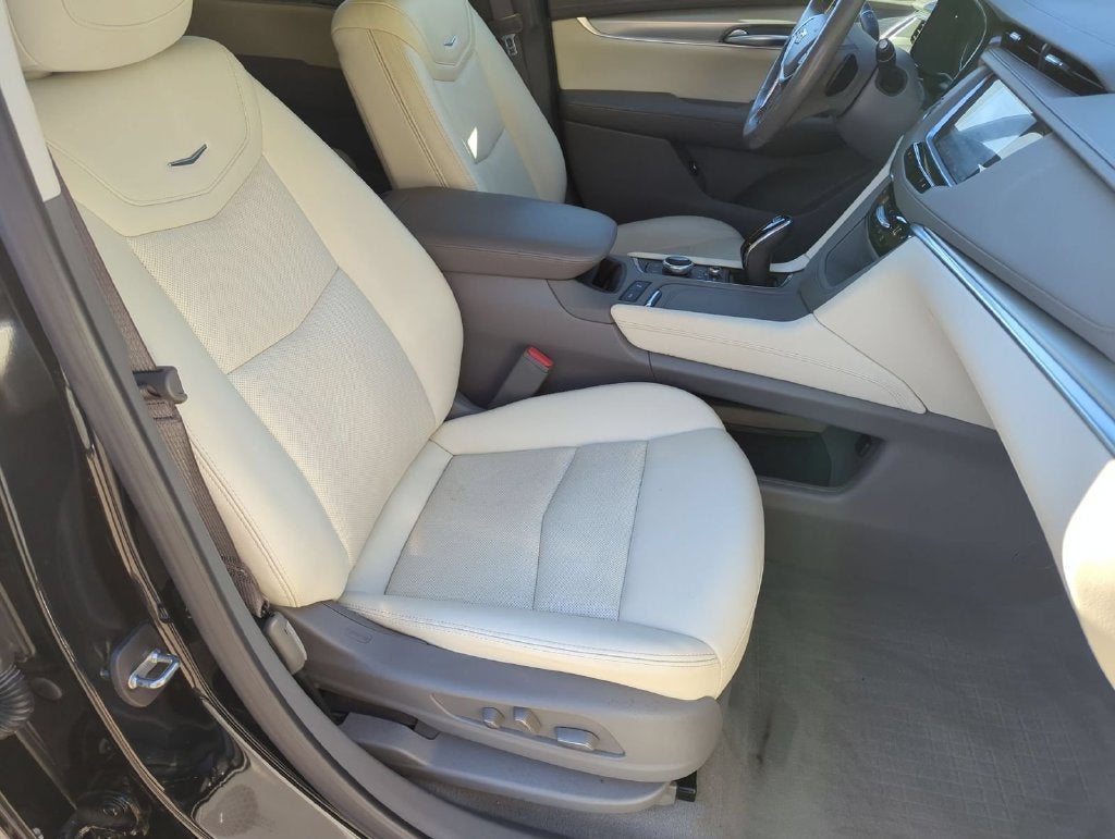 2023 Cadillac XT5 FWD Premium Luxury