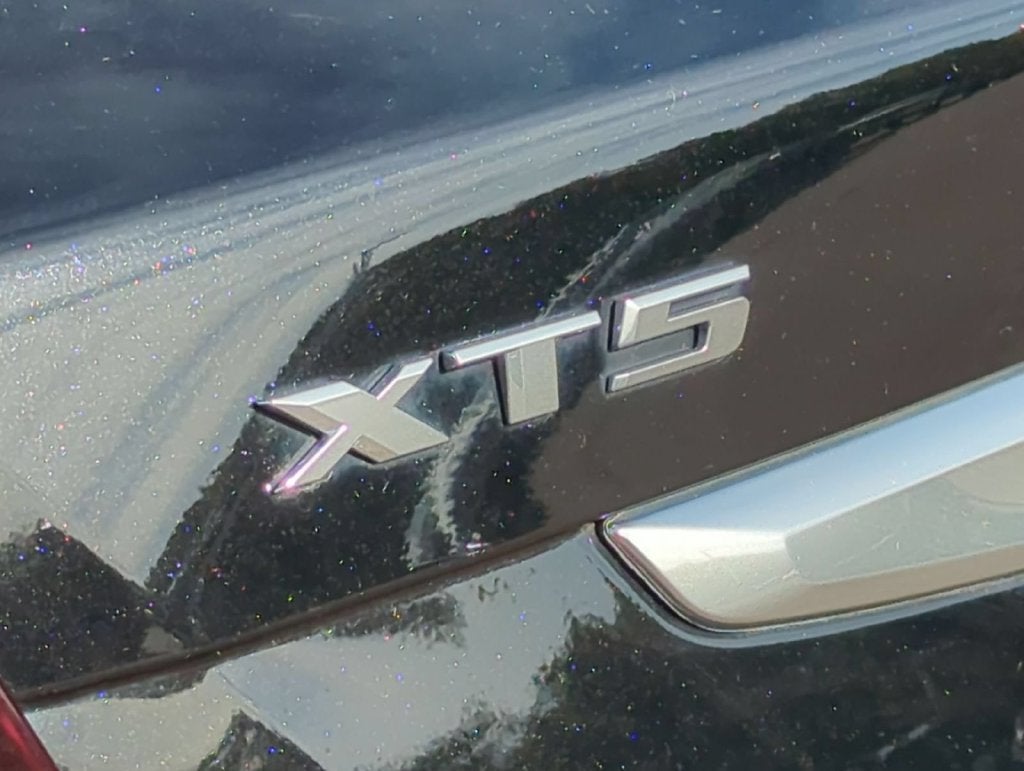 2023 Cadillac XT5 FWD Premium Luxury