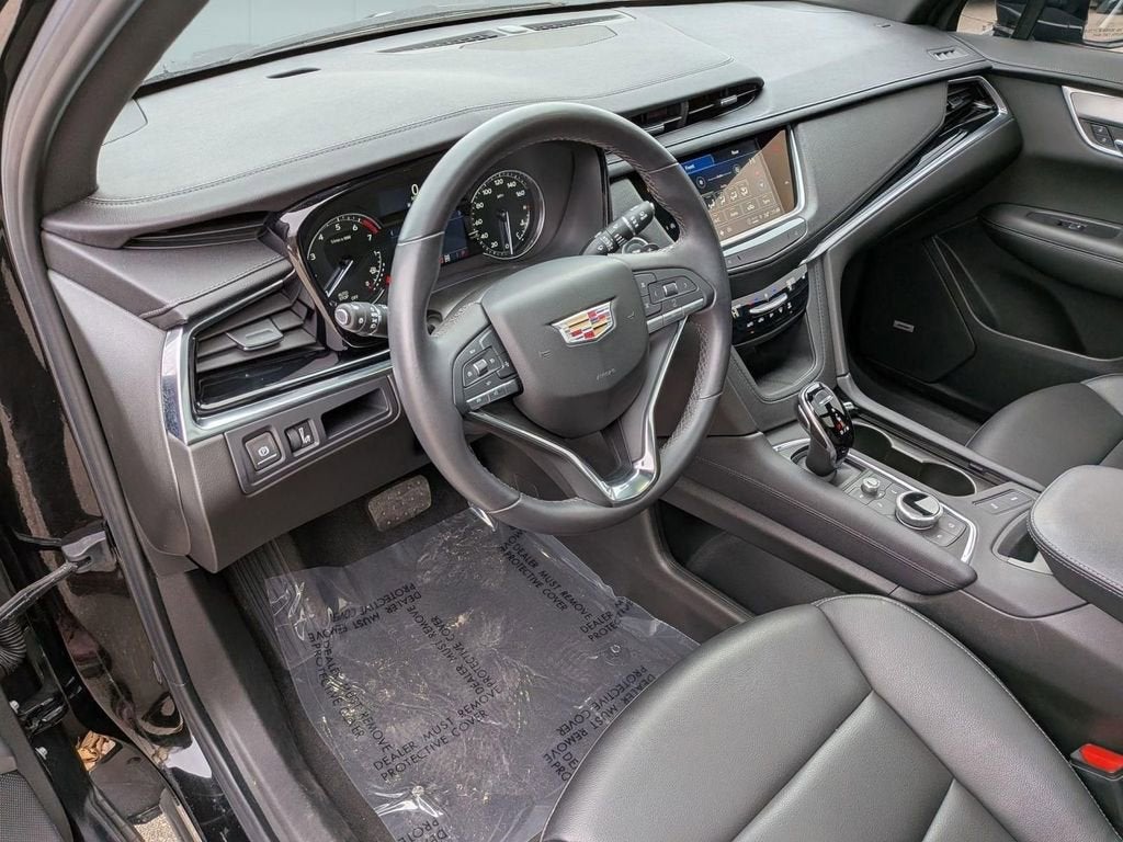 2025 Cadillac XT6 Luxury