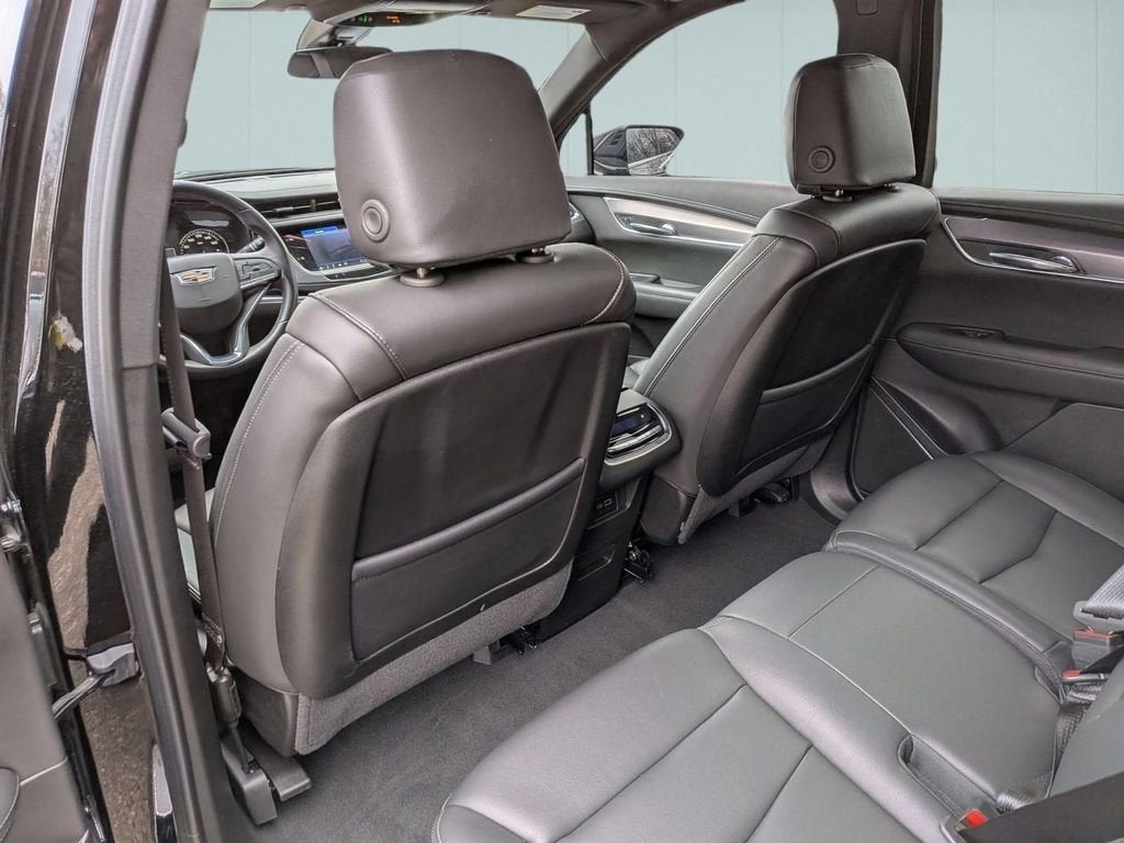 2025 Cadillac XT6 Luxury