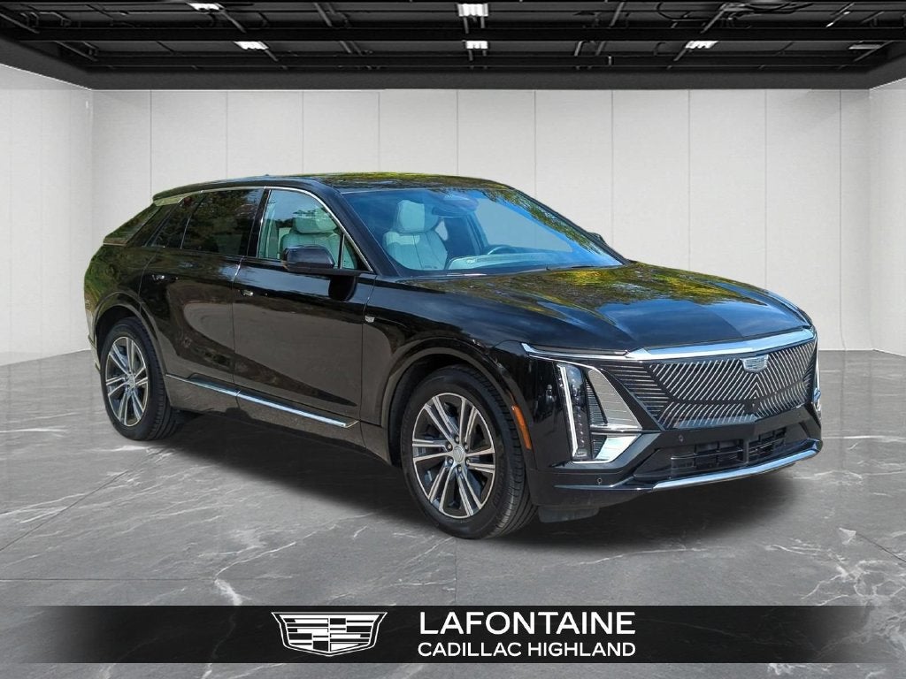 2024 Cadillac LYRIQ Luxury 1