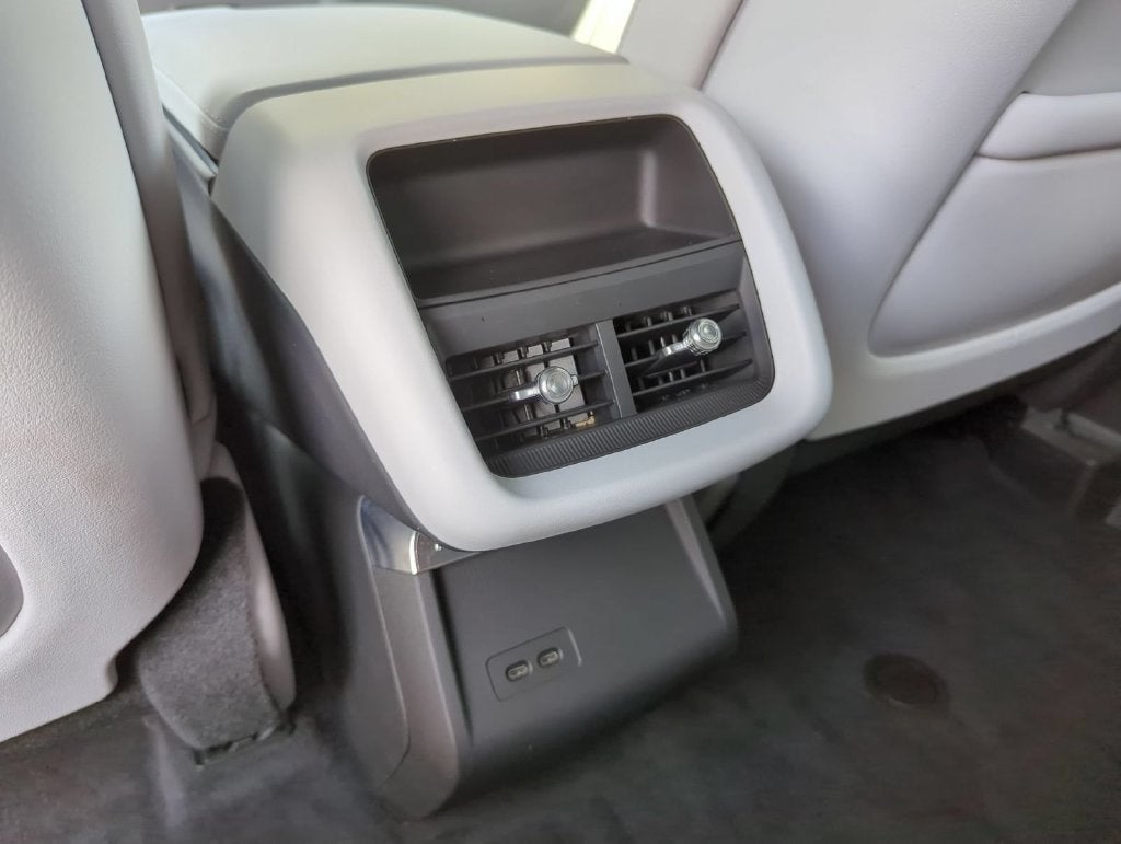 2024 Cadillac LYRIQ Luxury 1