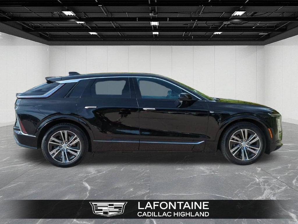 2024 Cadillac LYRIQ Luxury 1
