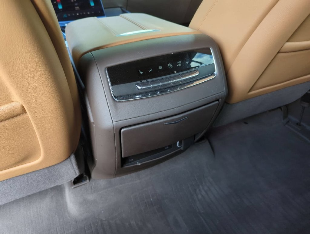 2025 Cadillac Escalade Premium Luxury