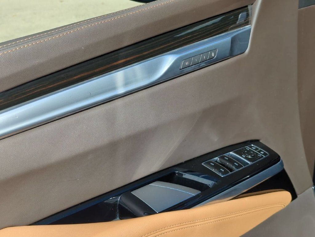 2025 Cadillac Escalade Premium Luxury
