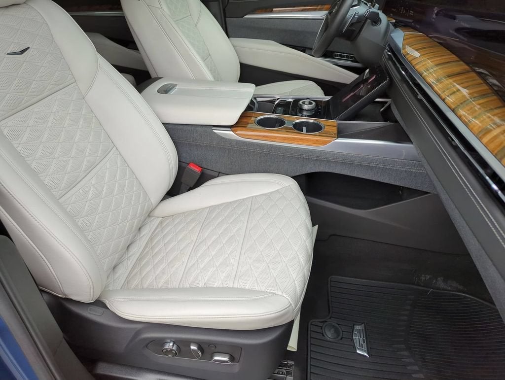 2025 Cadillac Escalade Sport Platinum