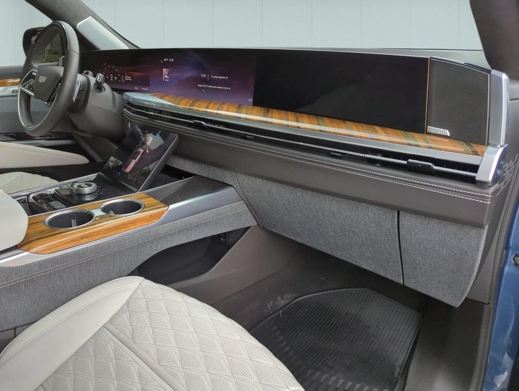 2025 Cadillac Escalade Sport Platinum