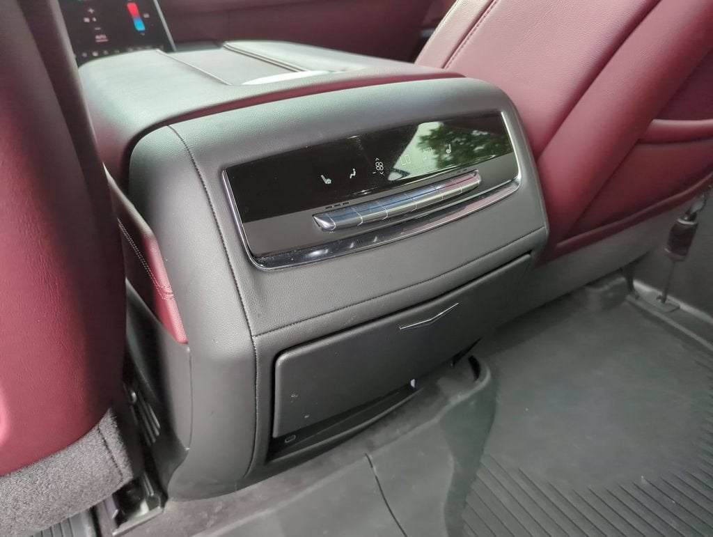 2025 Cadillac Escalade ESV Premium Luxury