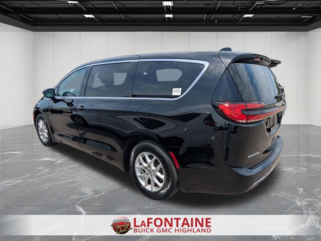 2024 Chrysler Pacifica Touring L