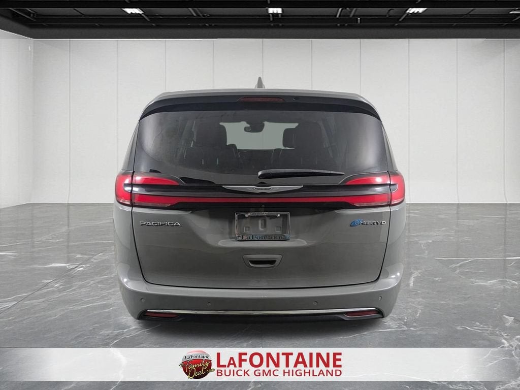 2022 Chrysler Pacifica Hybrid Touring L