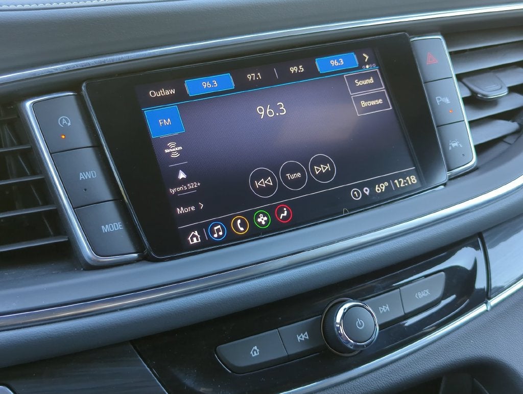 2023 Buick Enclave Essence