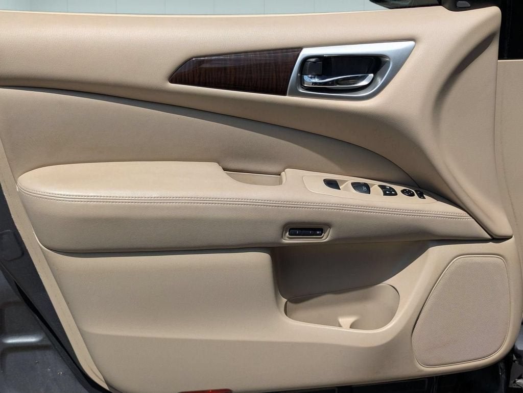 2016 Nissan Pathfinder SL