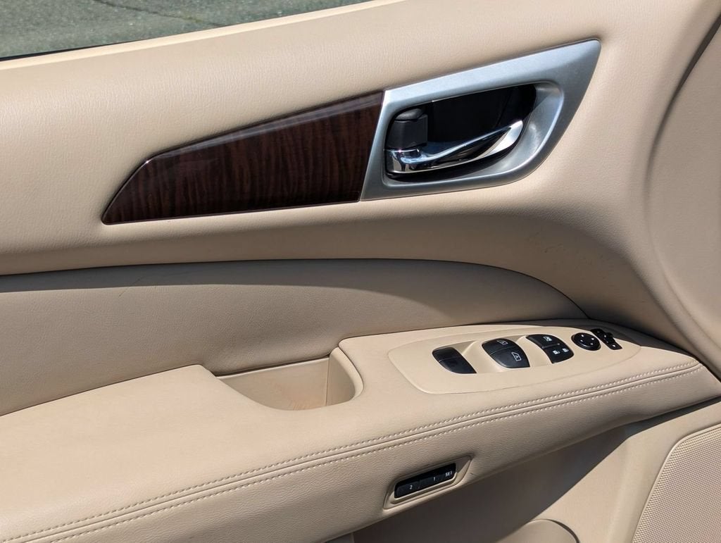 2016 Nissan Pathfinder SL