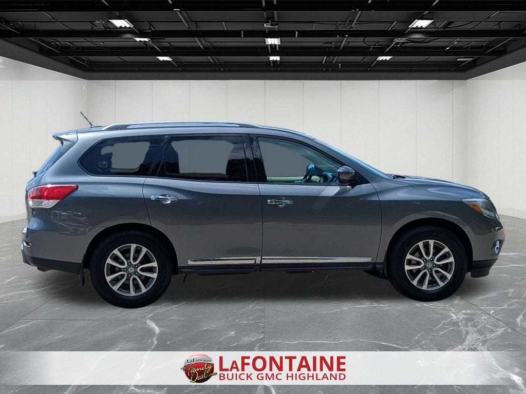 2016 Nissan Pathfinder SL