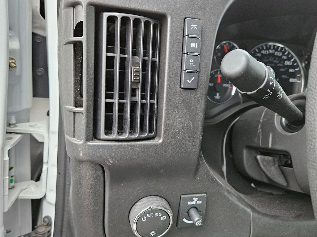 2024 GMC Savana Cutaway 3500 1WT