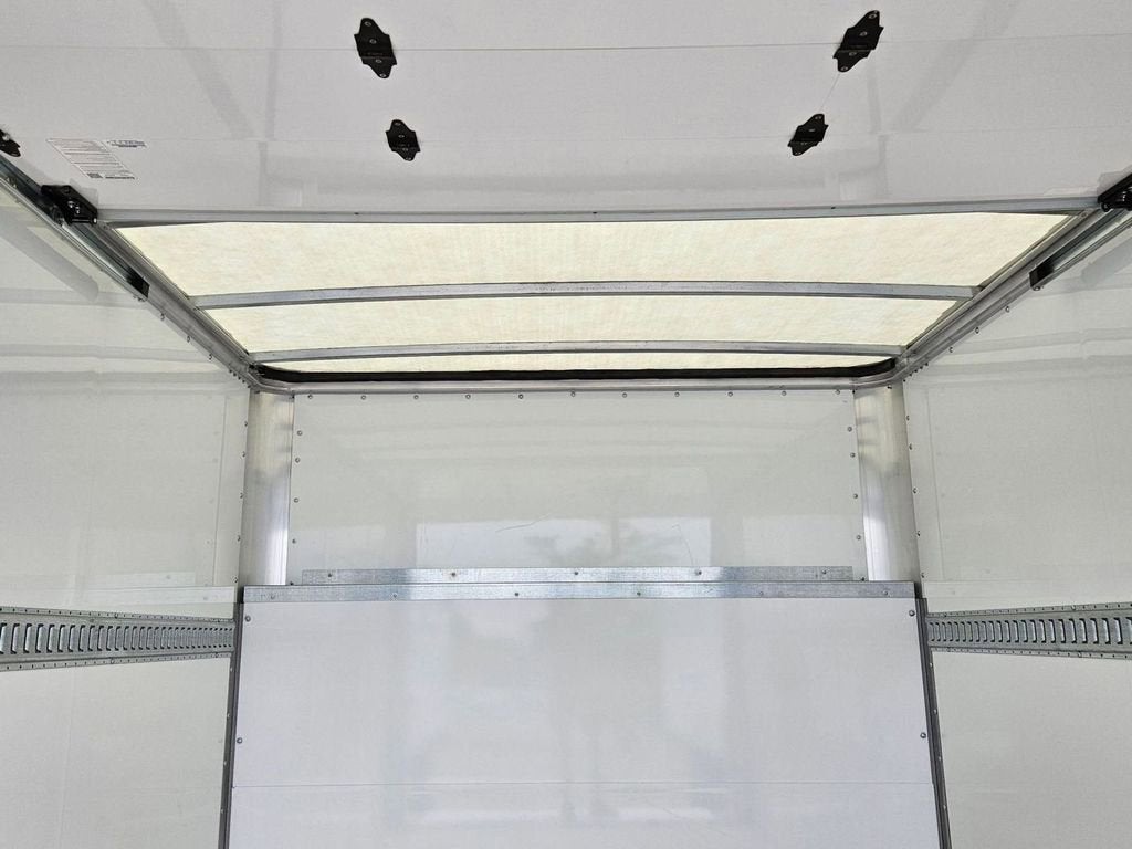 2024 GMC Savana Cutaway 3500 1WT