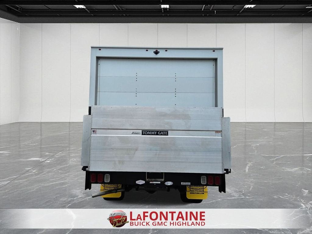 2024 GMC Savana Cutaway 3500 1WT