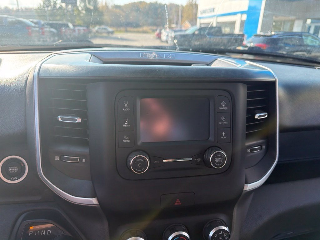 2020 RAM 1500 Big Horn Crew Cab 4x4 5'7" Box