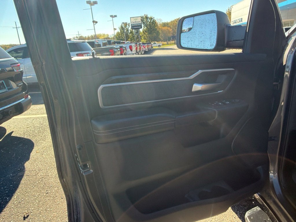 2020 RAM 1500 Big Horn Crew Cab 4x4 5'7" Box