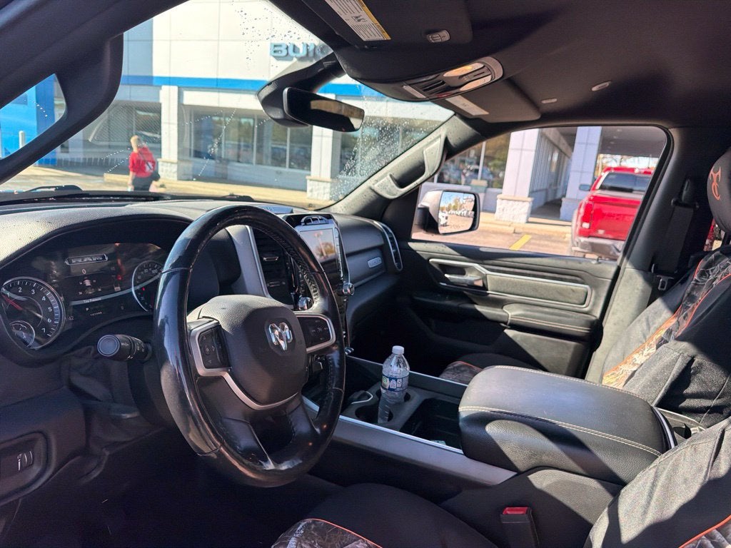 2020 RAM 1500 Big Horn Crew Cab 4x4 5'7" Box