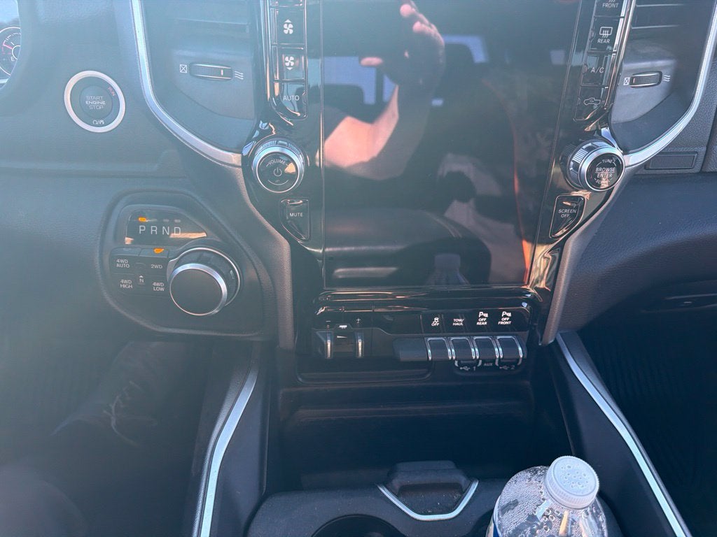 2020 RAM 1500 Big Horn Crew Cab 4x4 5'7" Box