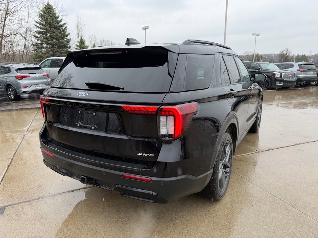 2025 Ford Explorer ST-Line