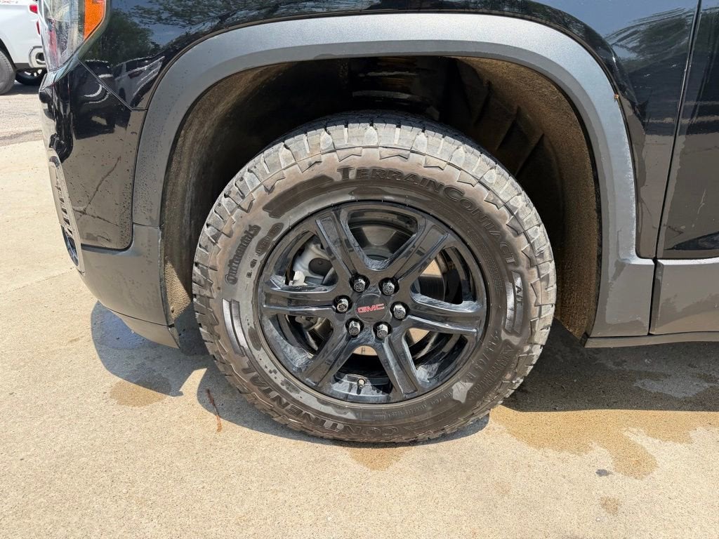 2023 GMC Acadia AT4