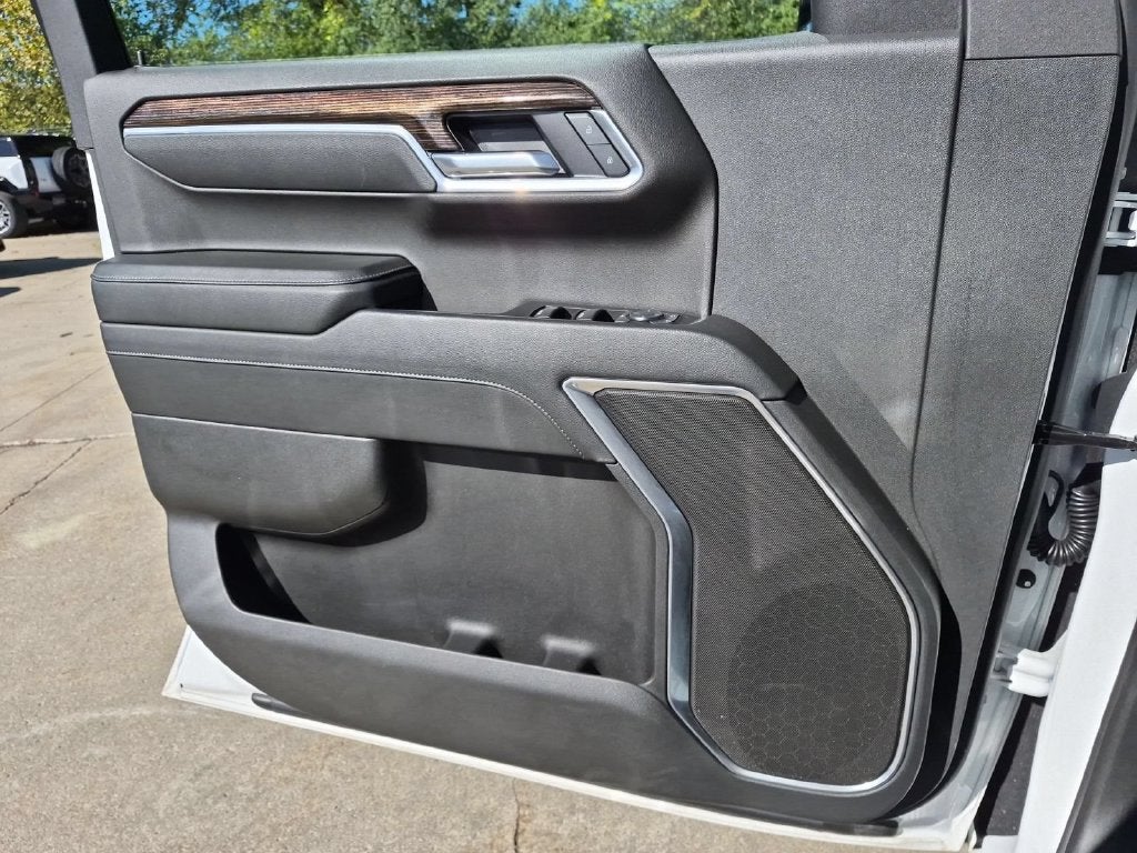 2025 GMC Sierra 1500 SLE