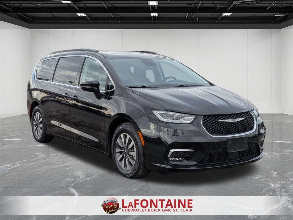 2022 Chrysler Pacifica Hybrid Touring L