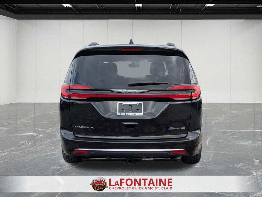 2022 Chrysler Pacifica Hybrid Touring L
