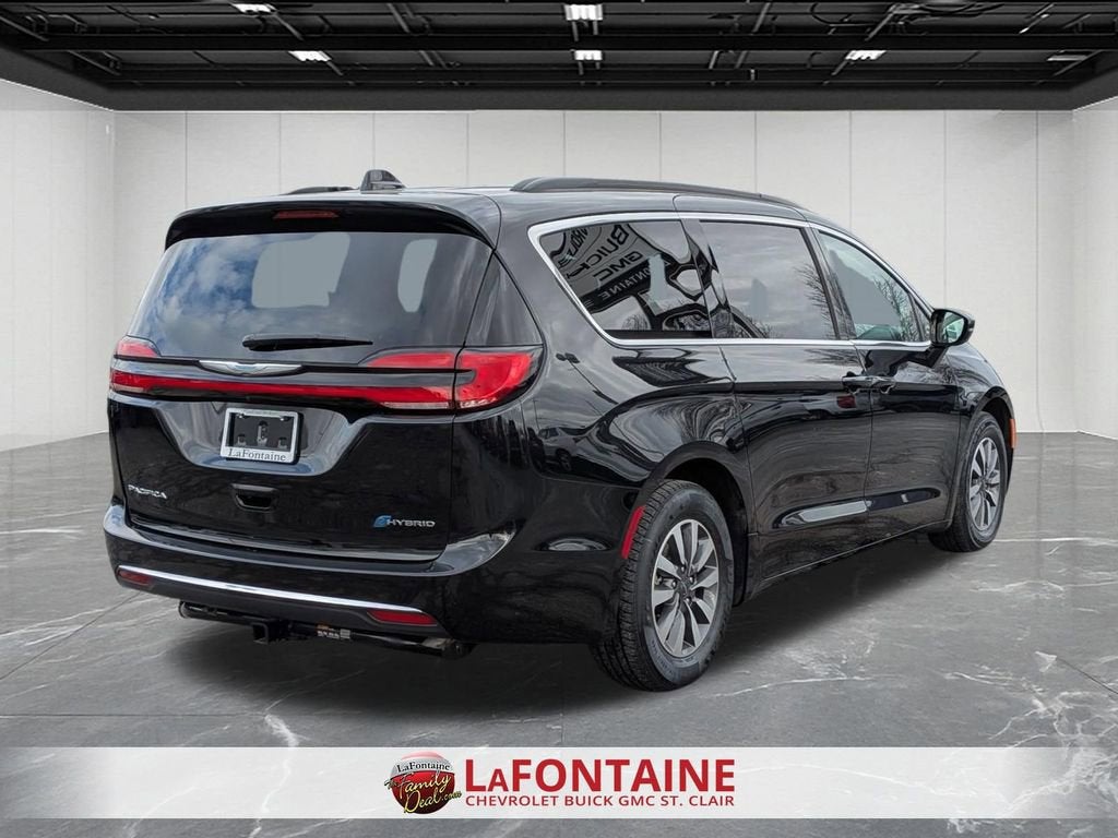 2022 Chrysler Pacifica Hybrid Touring L