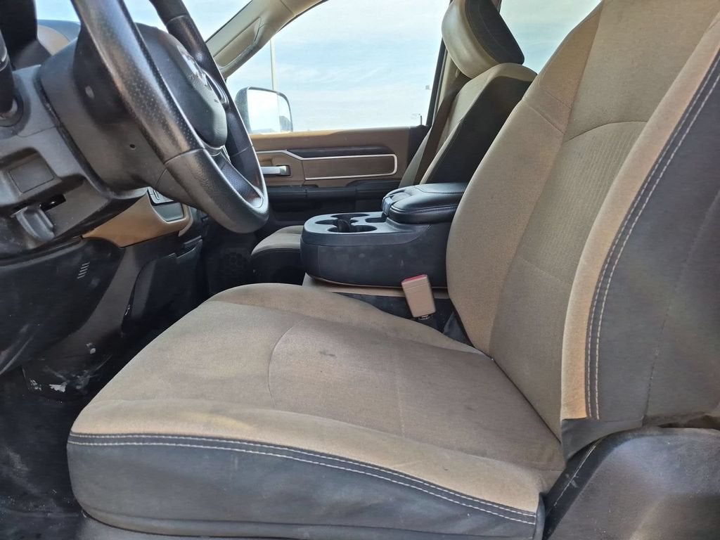 2019 RAM 2500 Big Horn Crew Cab 4x4 8' Box