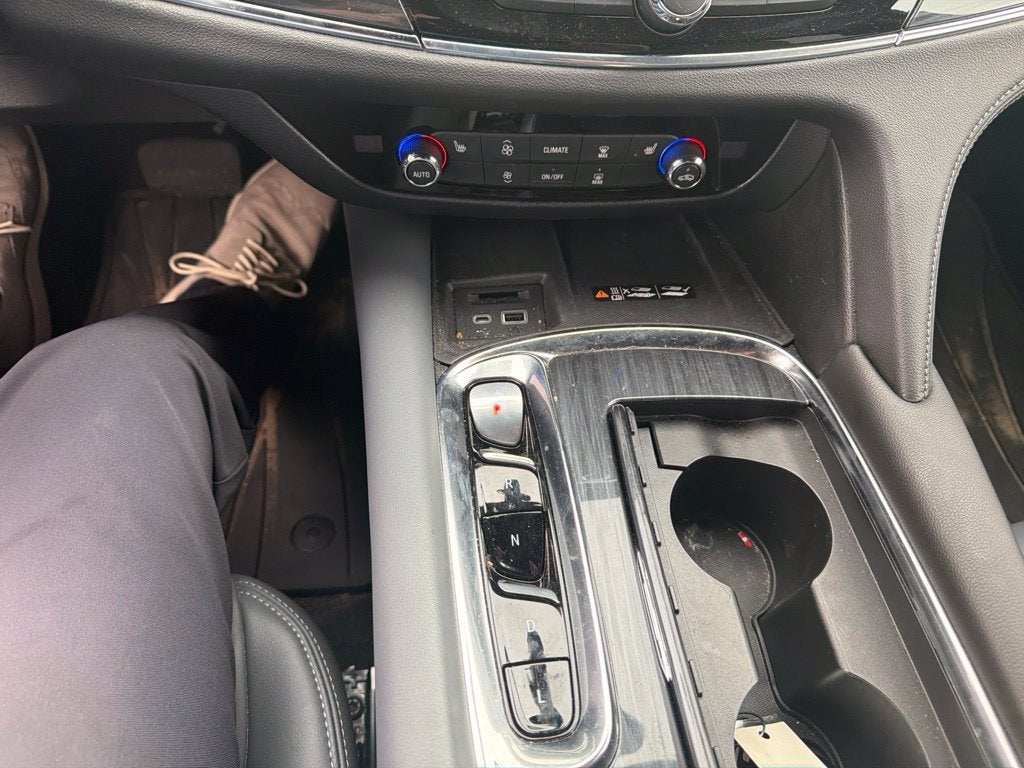 2024 Buick Enclave Essence