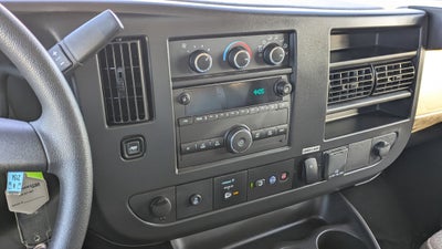 2025 GMC Savana Cutaway 3500 1WT