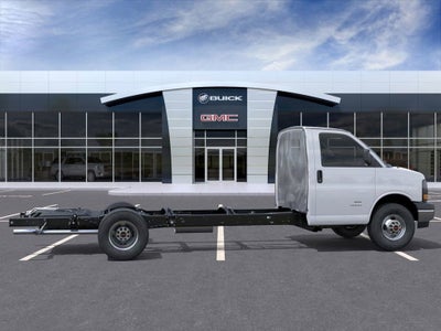 2025 GMC Savana Cutaway 3500 1WT