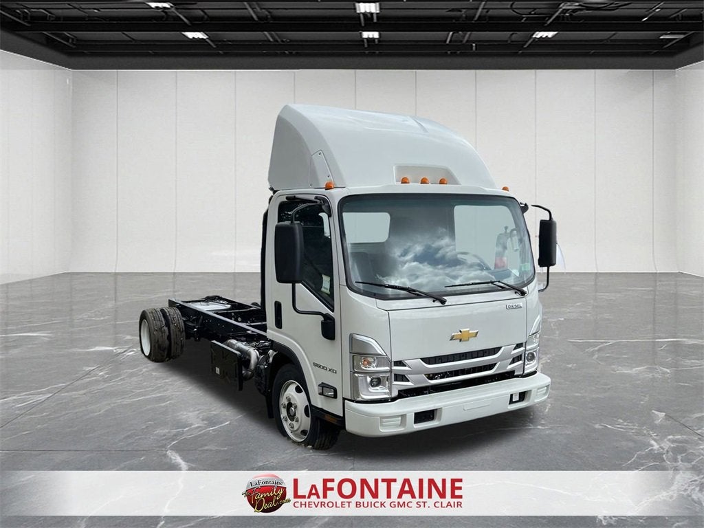 2024 Chevrolet Low Cab Forward 5500 XD Base